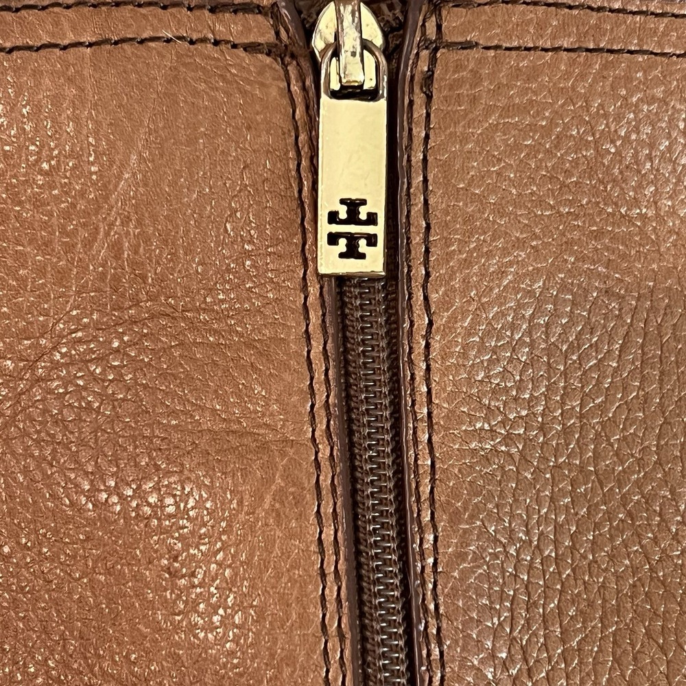 Tory Burch Amanda Riding Boot Women Tan Pebbled Leather Gold Logo Good Condition - Picture 8 of 11